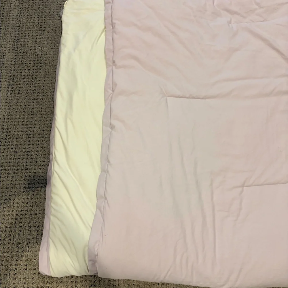 Mellow Built-In White/Lavender Duvet Cover Comforter - machine washable
